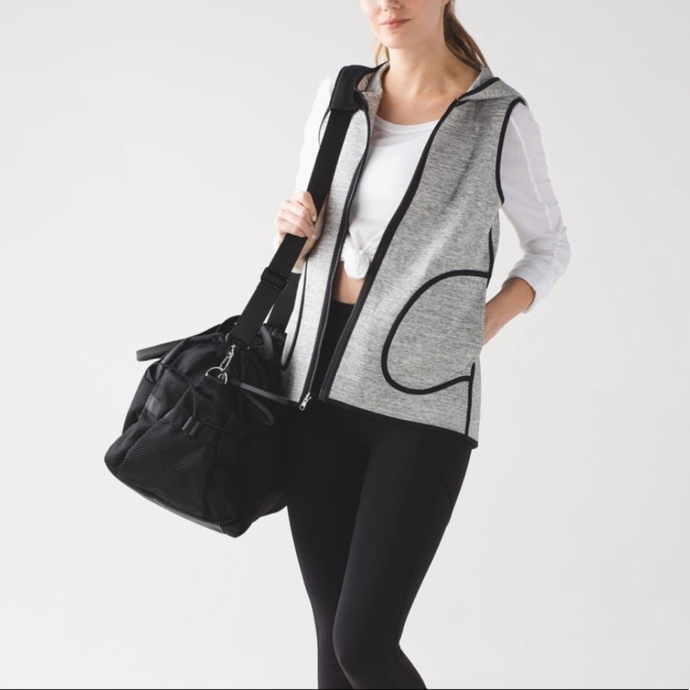 Lululemon Insculpt Reversible Vest With Hood